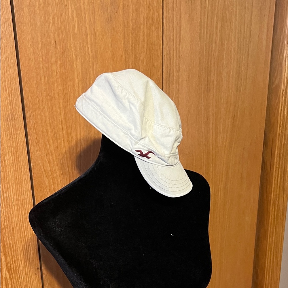 EUC Y2K Hollister military style khaki one-size-fits-all hat.